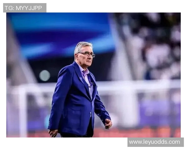 伊万谈国足战术革新：单后腰布局引领现代足球新趋势